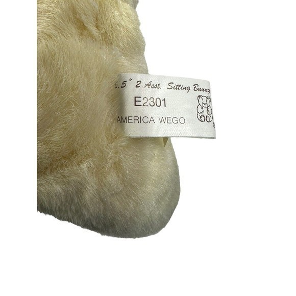 Vintage America Wego E2301 6 1/2" Easter sitting with Rose Rabbit Bunny - Picture 7 of 7